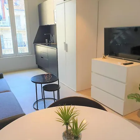 Duplex Centre 401 * ניס